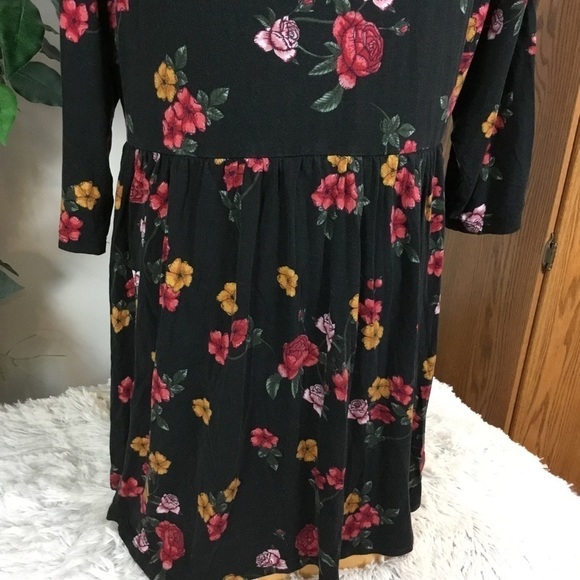 TORRID Size 1 black floral button down baby doll style 3/4 sleeve 🔝 - Picture 8 of 15